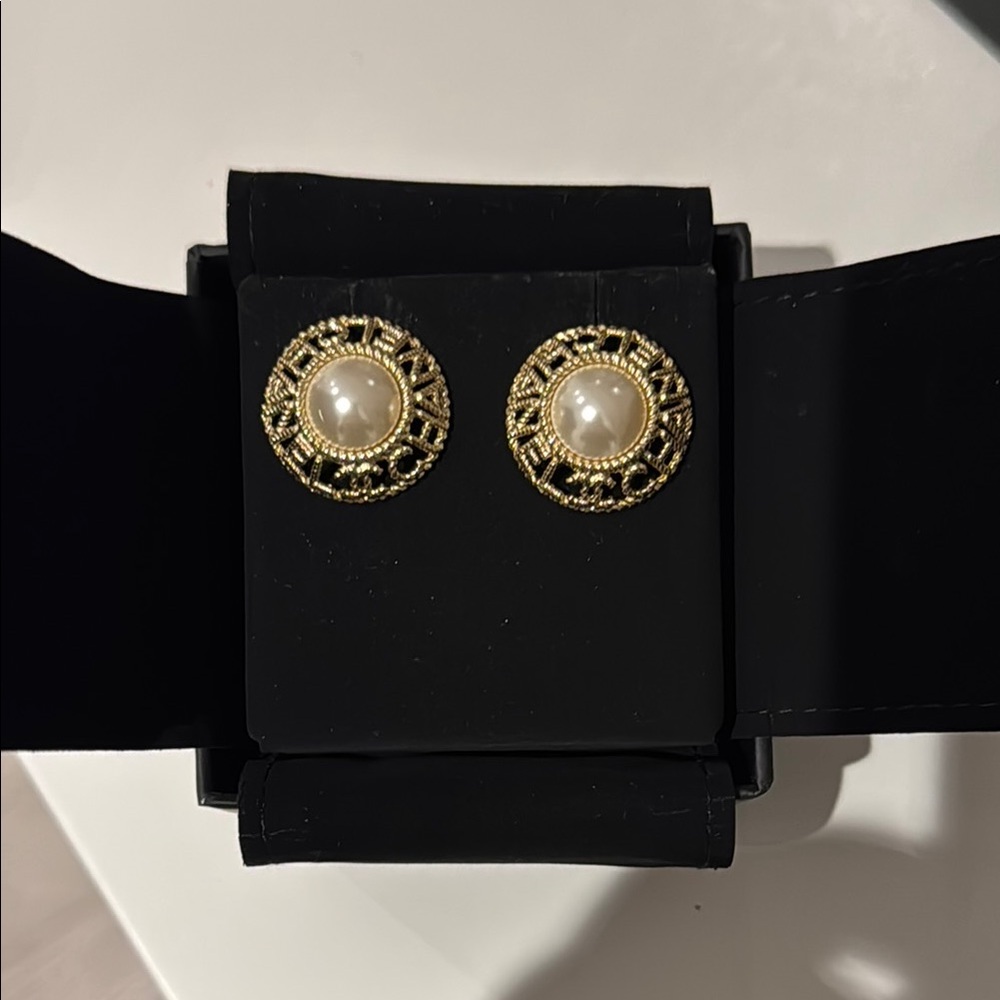 Chanel 19P Pearl Earrings